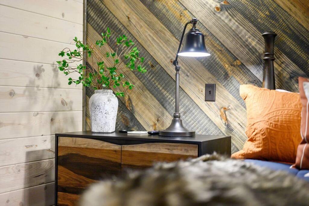 Ember Skye Cabin - 2 Bdr & Bunk Nook/2.5 Bath بروكن بو المظهر الخارجي الصورة