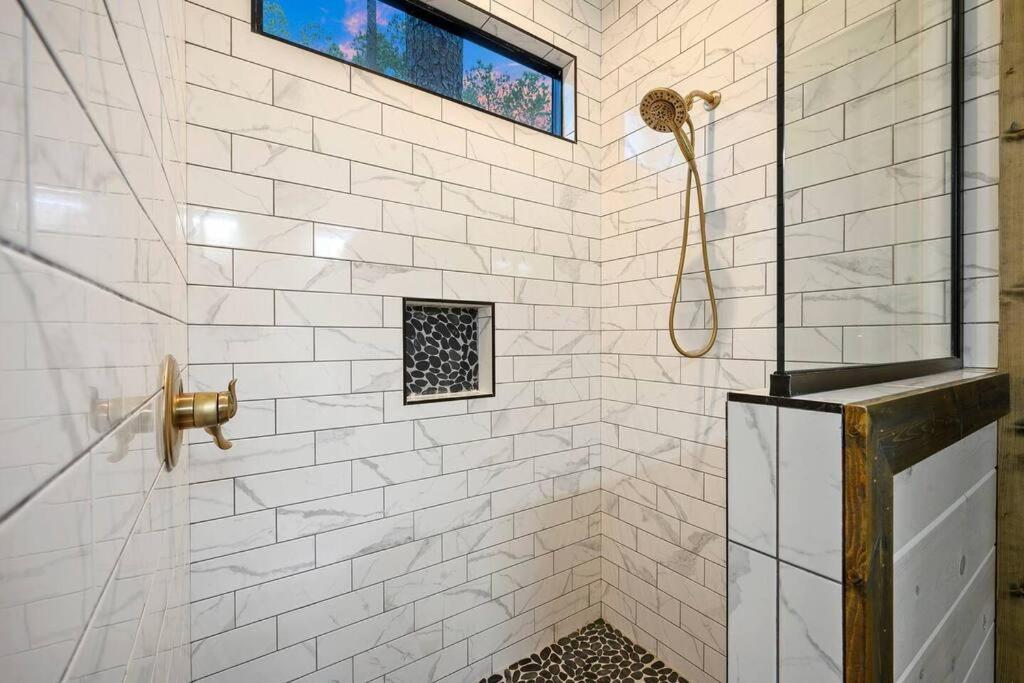 Ember Skye Cabin - 2 Bdr & Bunk Nook/2.5 Bath بروكن بو المظهر الخارجي الصورة